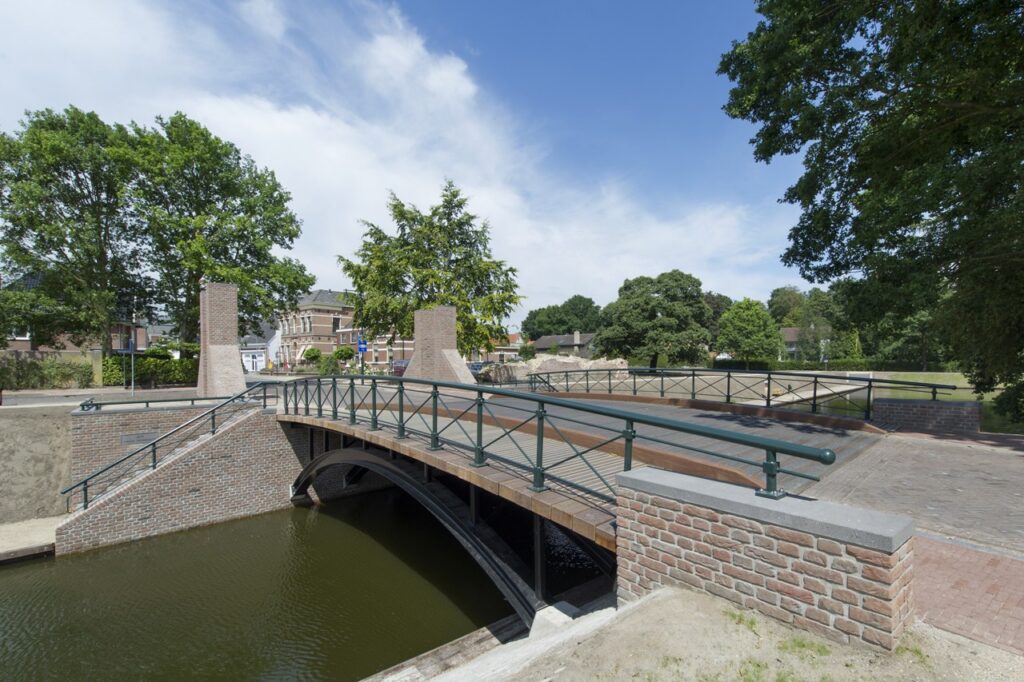 autobrug bij kasteel Meerdink Bruggen