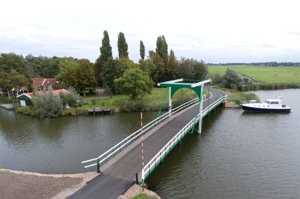 ophaalbrug groen wit